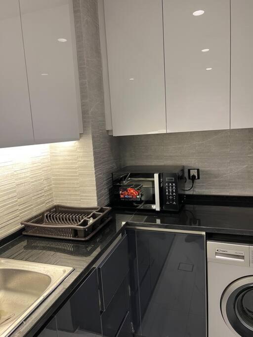 Modern Studio In The Heart Of Amman Exterior photo